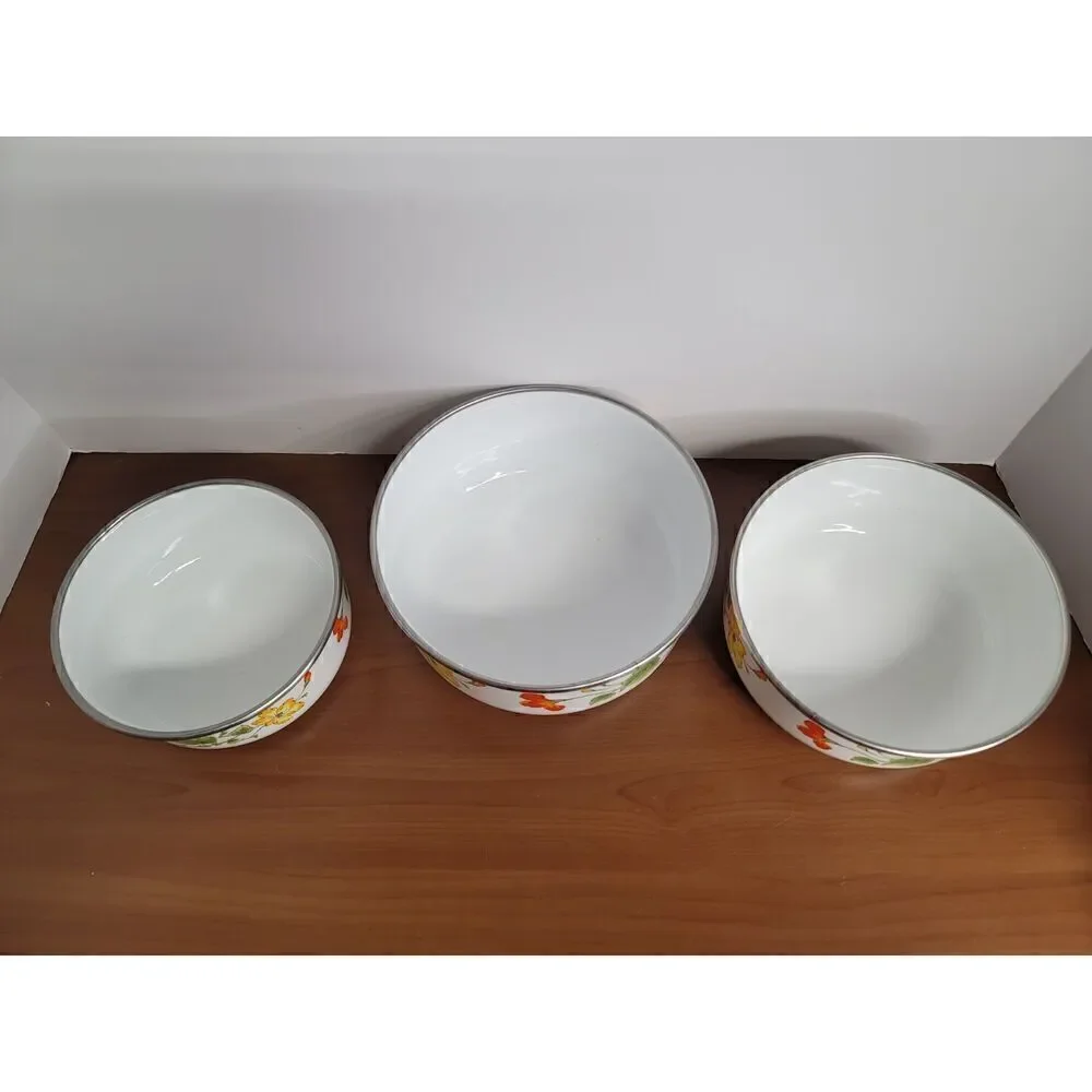 Vintage Nesting Metal Enamel Bowls Set of Three #A20